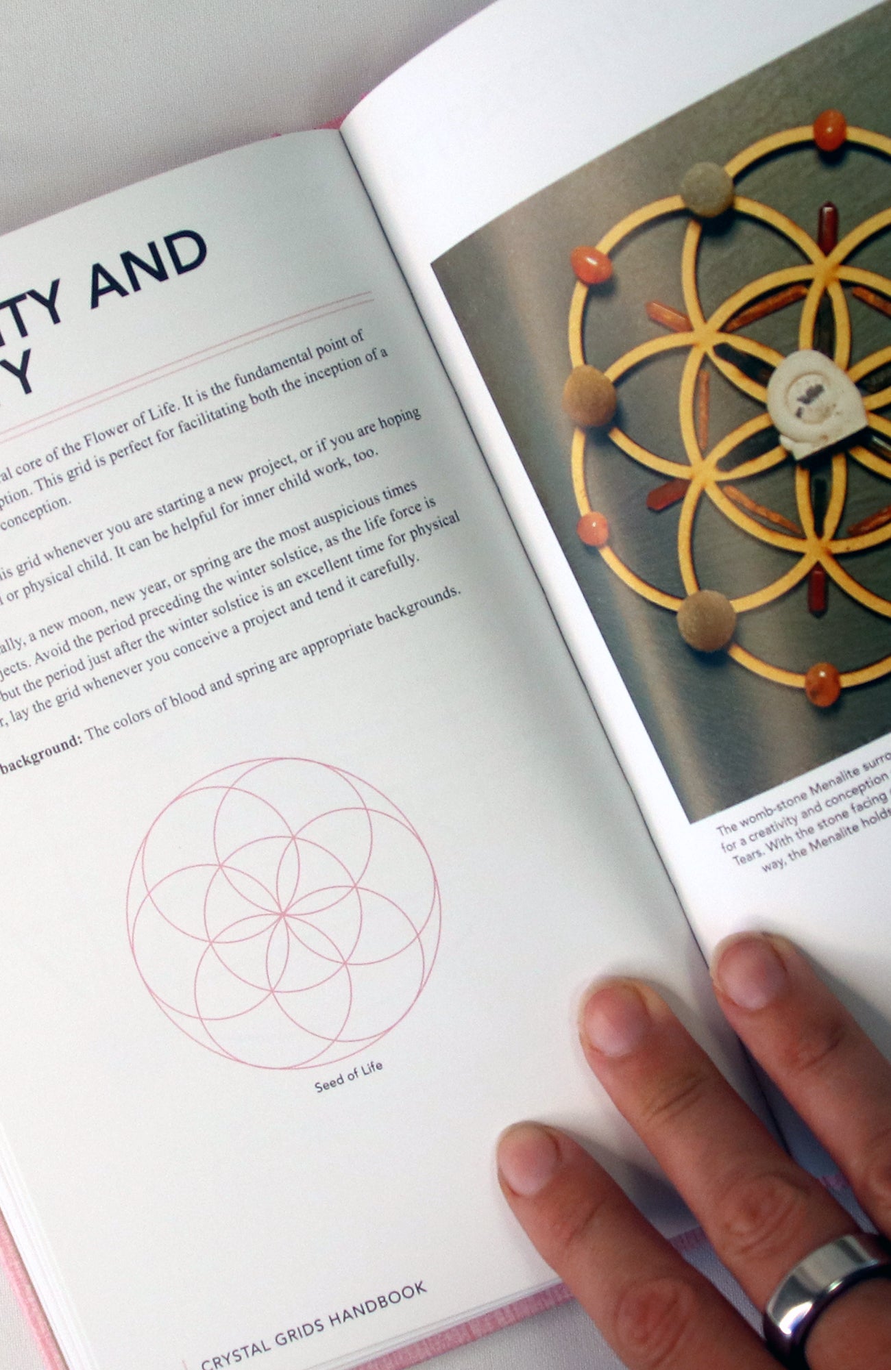 Crystal Grids Handbook: Use the Power of the Stones for Healing and Manifestation